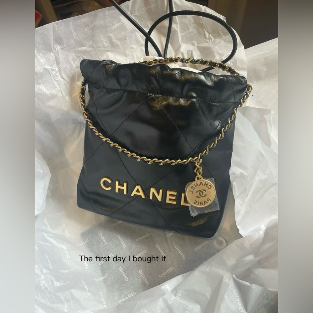 Chanel 22 mini bag Black Leather